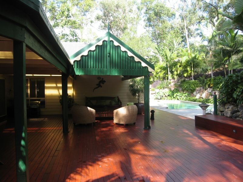 12 Centre Court, Oxenford QLD 4210