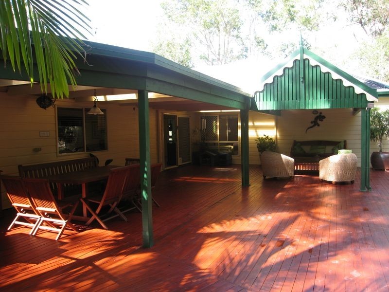 12 Centre Court, Oxenford QLD 4210