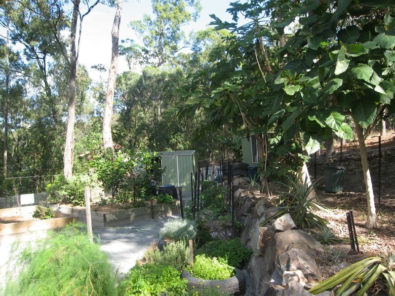 12 Centre Court, Oxenford QLD 4210