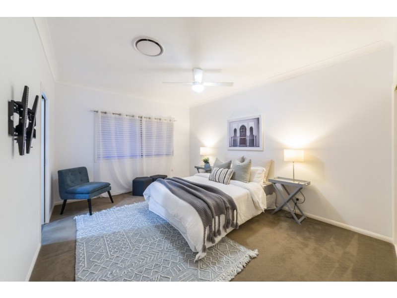 37 Buccaneer Way, Coomera Waters QLD 4209
