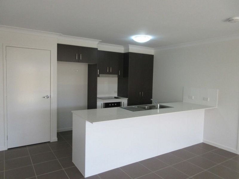 1/58 Milbrook Crescent, Pimpama QLD 4209