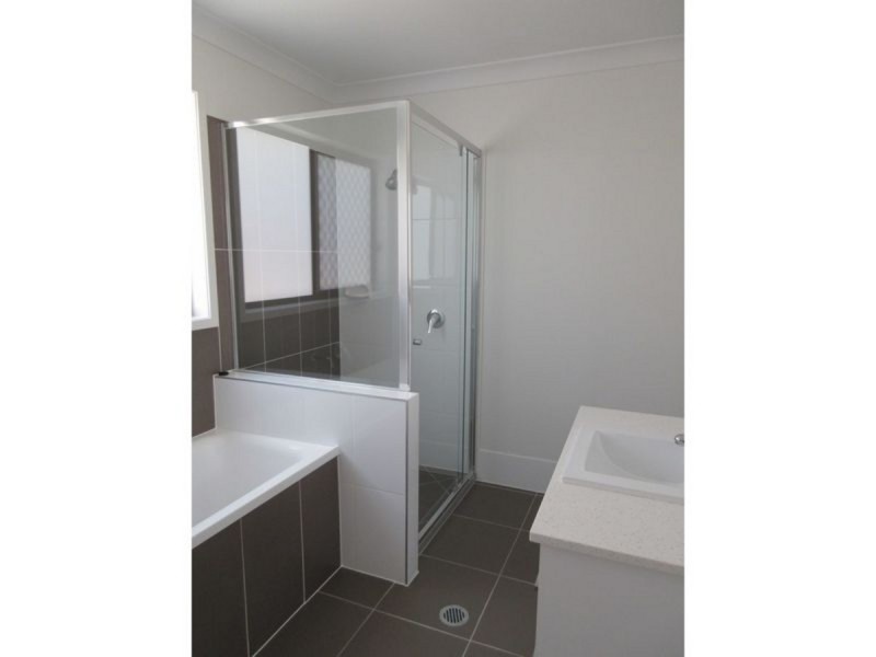 1/58 Milbrook Crescent, Pimpama QLD 4209