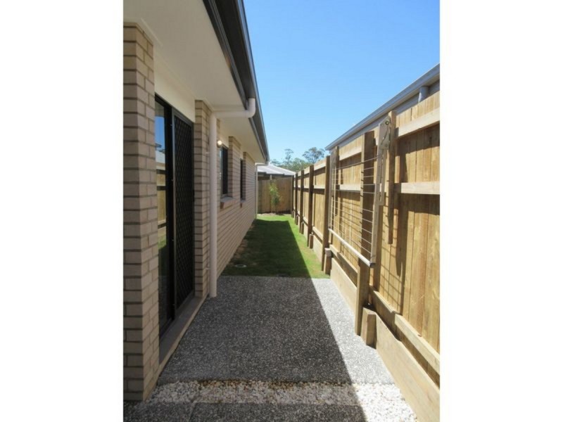 1/58 Milbrook Crescent, Pimpama QLD 4209