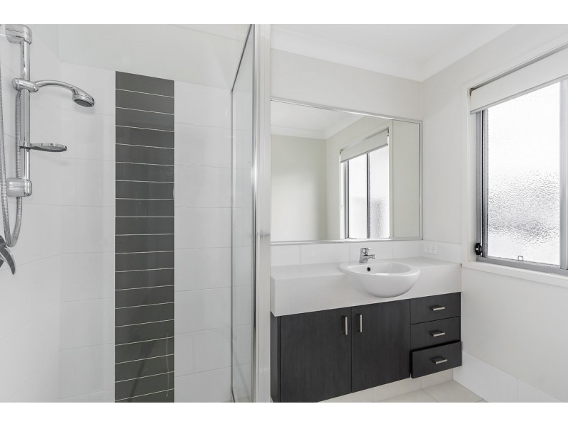 60 Carnarvon Court, Pimpama QLD 4209