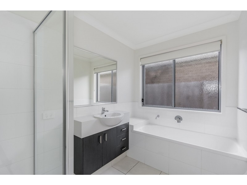 60 Carnarvon Court, Pimpama QLD 4209