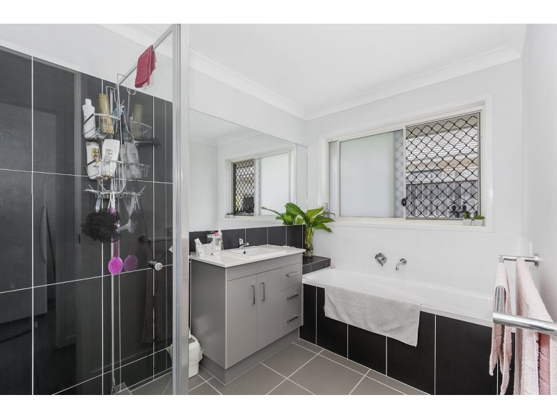 27 Gemini Circuit, Coomera QLD 4209