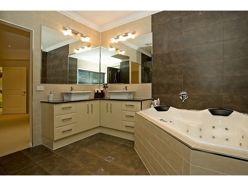 9 Veninde Lane, Coomera Waters QLD 4209