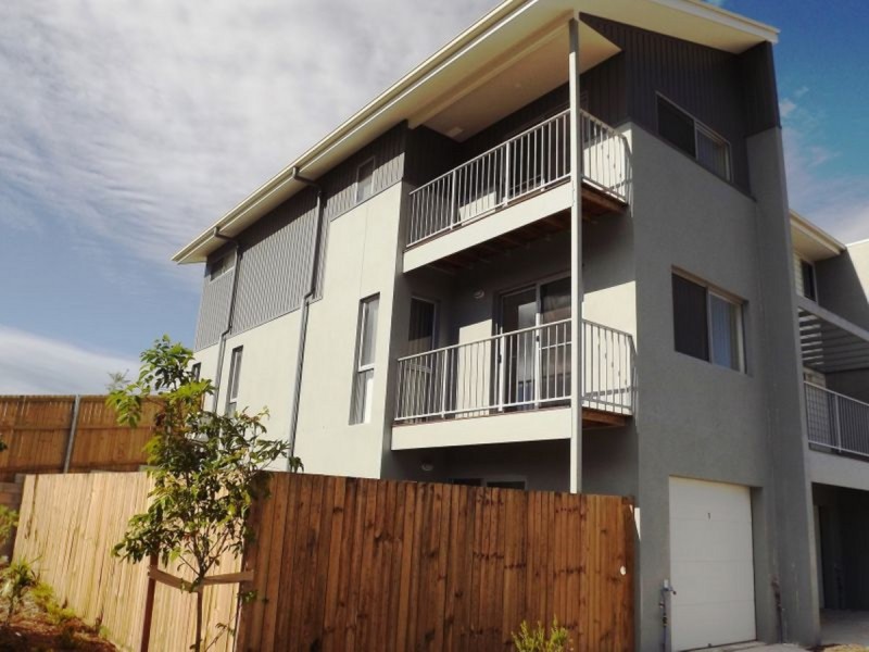 1/4 Rhiana Street, Pimpama QLD 4209