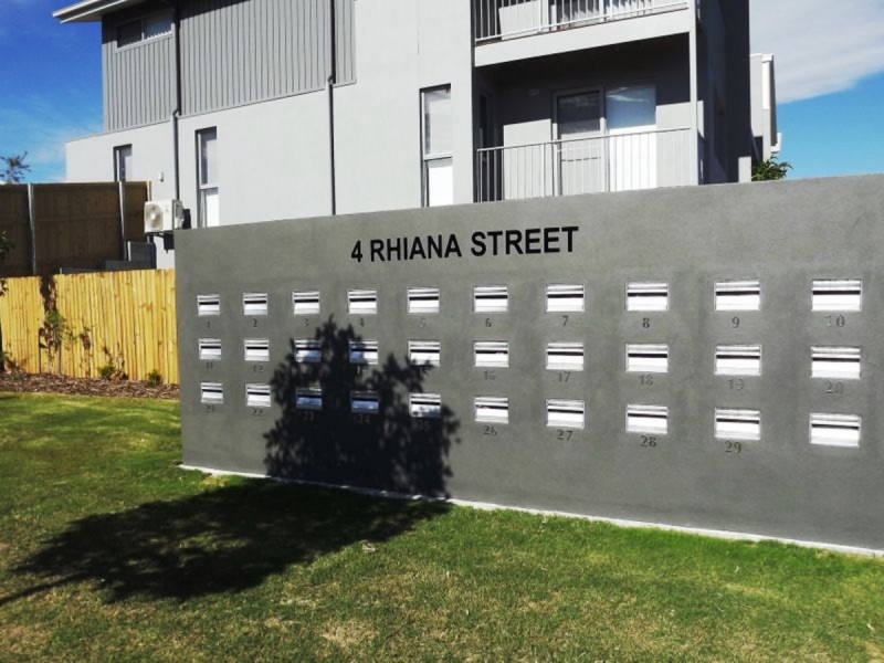 1/4 Rhiana Street, Pimpama QLD 4209