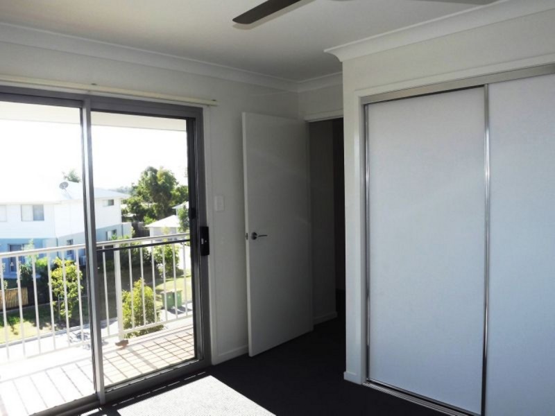 1/4 Rhiana Street, Pimpama QLD 4209