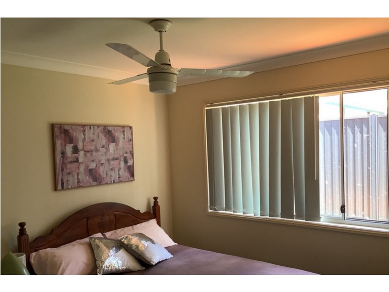 2/2 Firecrest Close, Upper Coomera QLD 4209