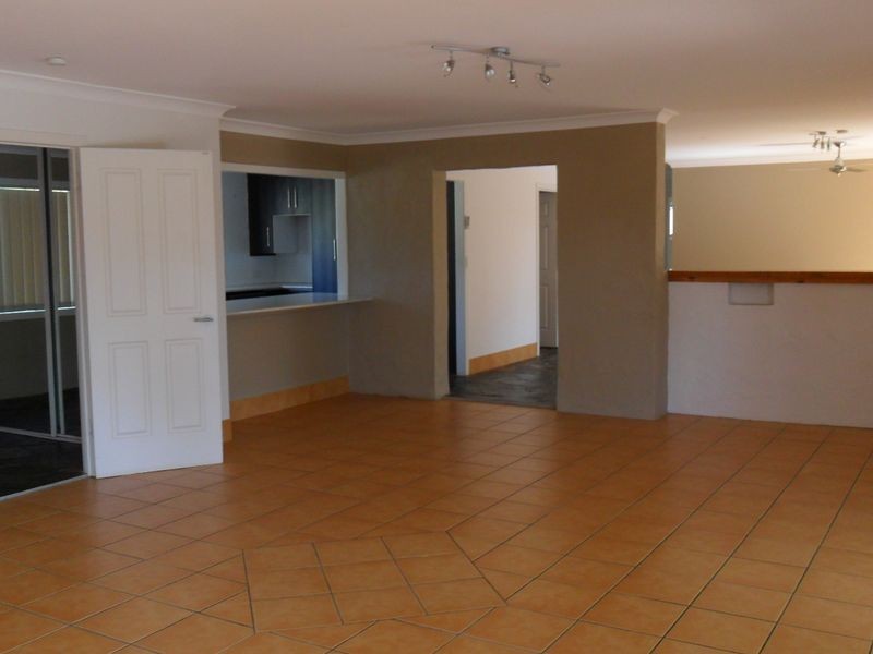 1 Calder Crescent, Helensvale QLD 4212