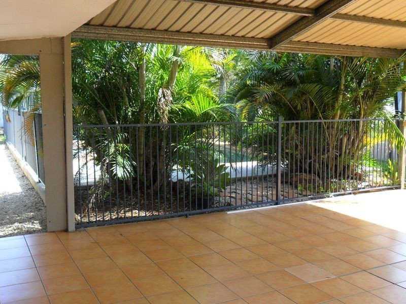 1 Calder Crescent, Helensvale QLD 4212