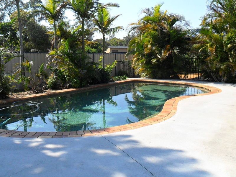 1 Calder Crescent, Helensvale QLD 4212