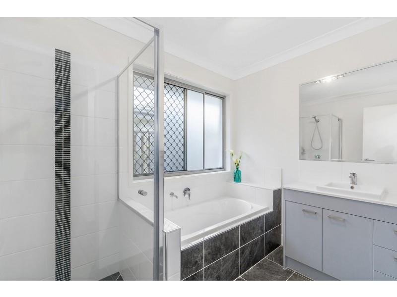 13 Rundle Avenue, Pimpama QLD 4209