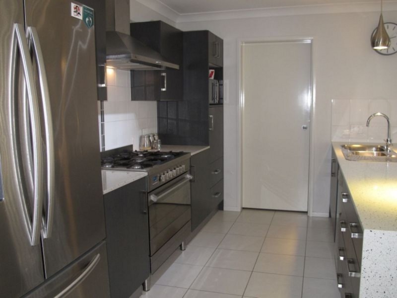 3 Dorretti Circuit, Upper Coomera QLD 4209