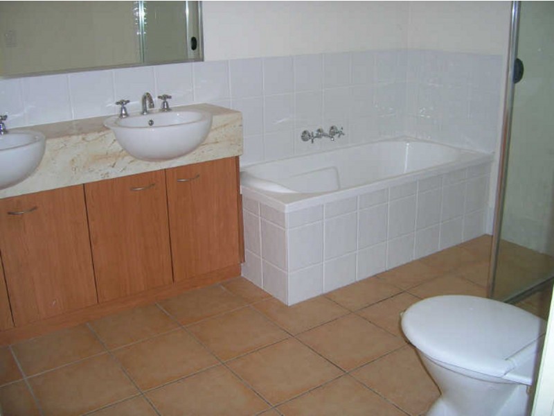 11 Rosefinch Street, Upper Coomera QLD 4209