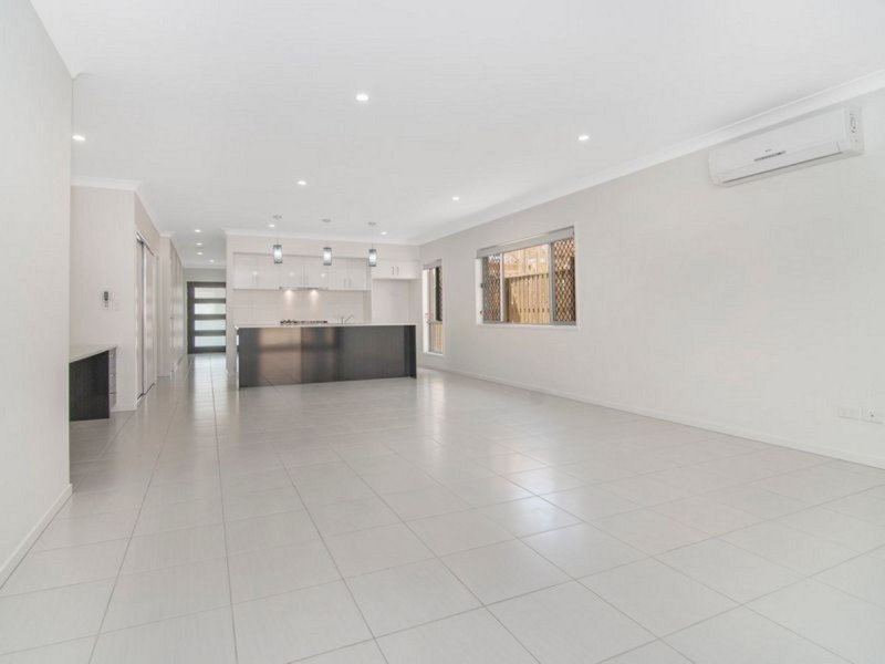 7 Idalia Street, Pimpama QLD 4209