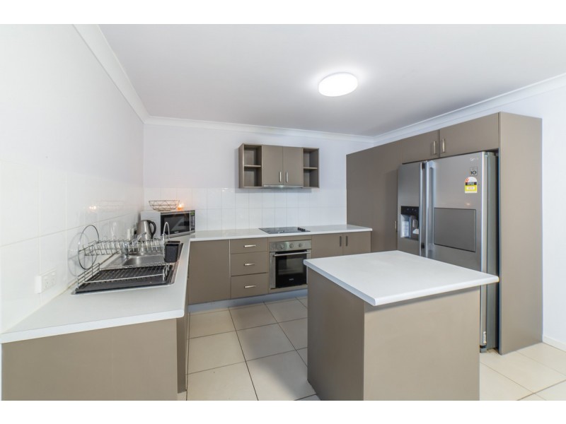 2/11 Stacer Street, Upper Coomera QLD 4209