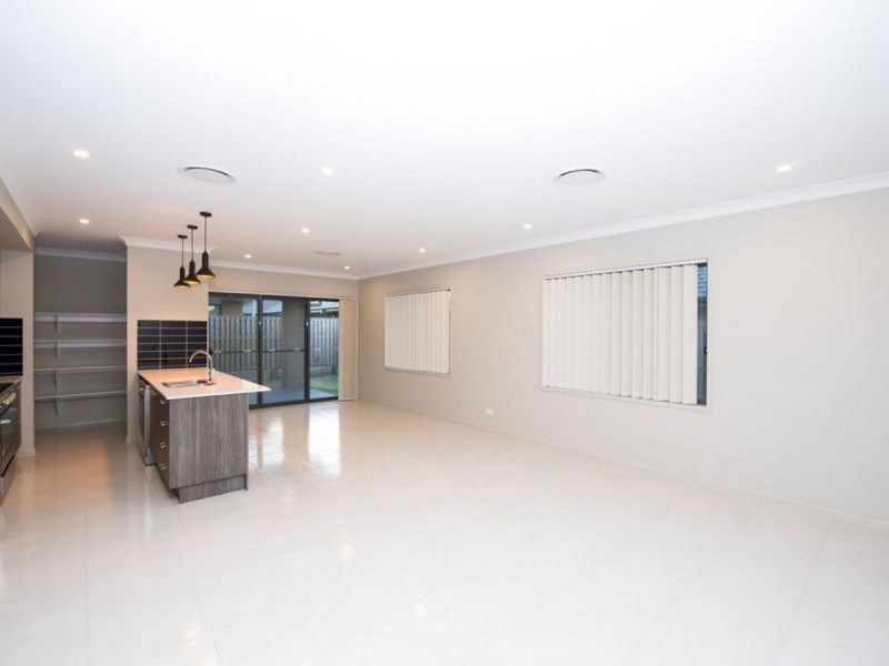 29 Wyperfield Circuit, Pimpama QLD 4209