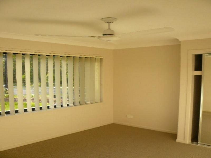 26 Aldgate Crescent, Pacific Pines QLD 4211