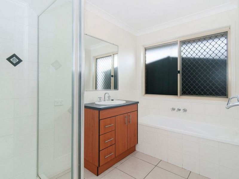 16 Cranberrie Crescent, Pimpama QLD 4209