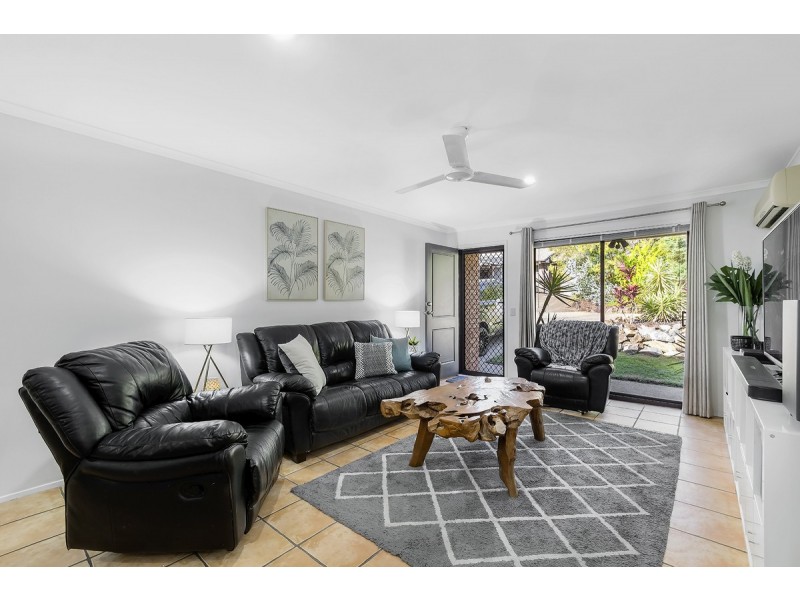 2/3 Wayne Place, Oxenford QLD 4210