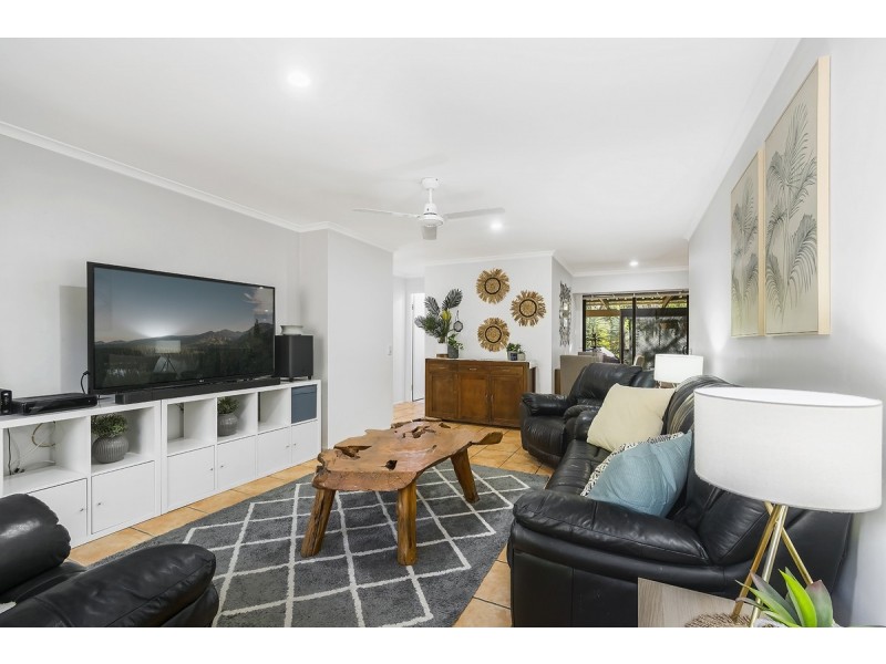 2/3 Wayne Place, Oxenford QLD 4210