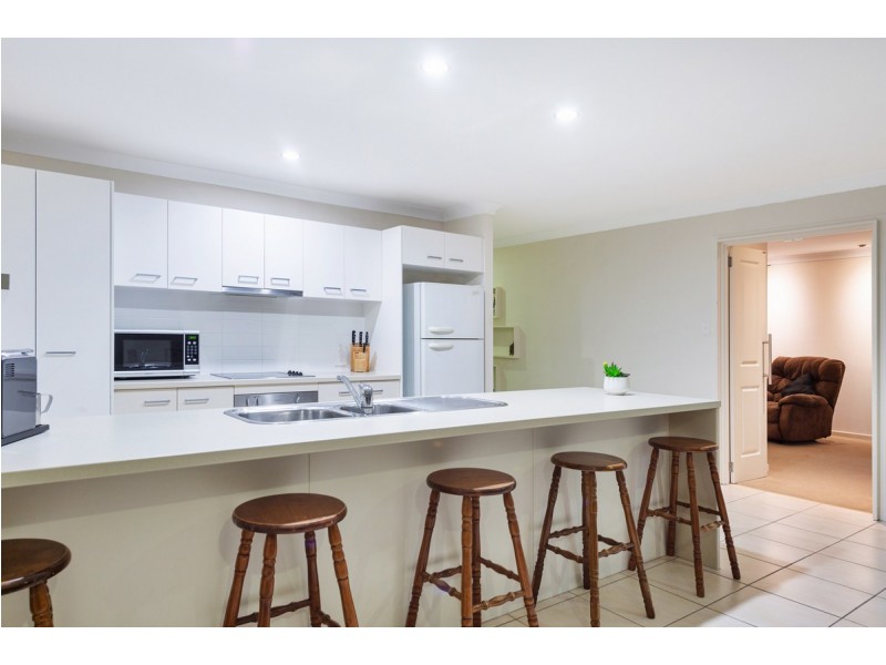 2 Breezeway Drive, Bahrs Scrub QLD 4207