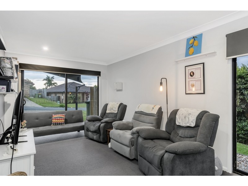 1/5 Sanderling Street, Upper Coomera QLD 4209