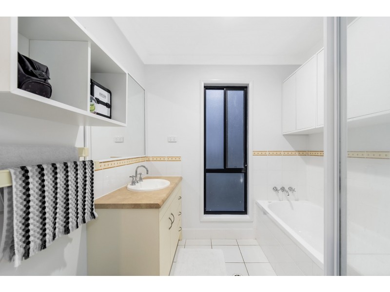 1/5 Sanderling Street, Upper Coomera QLD 4209