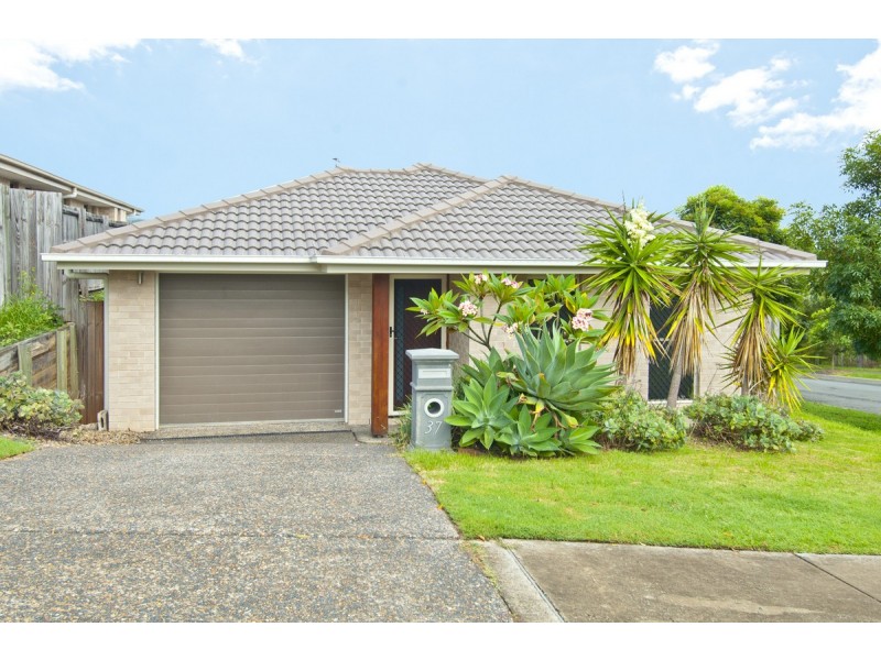 37 Cairnlea Drive, Pimpama QLD 4209