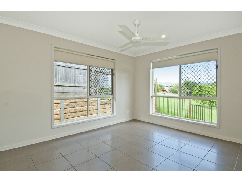 37 Cairnlea Drive, Pimpama QLD 4209