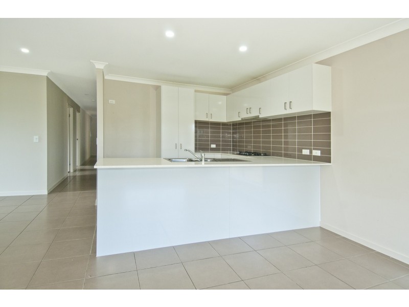 37 Cairnlea Drive, Pimpama QLD 4209