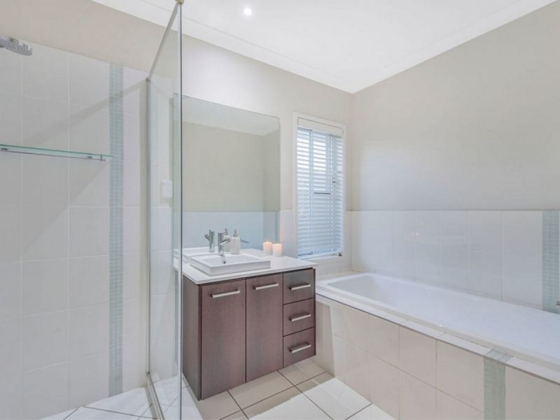 8 Bloomfield Court, Ormeau QLD 4208