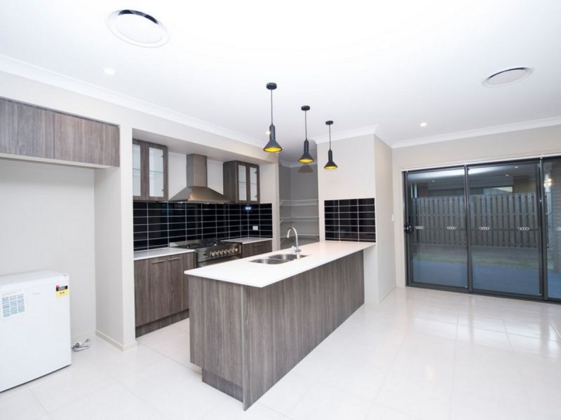 29 Wyperfield Circuit, Pimpama QLD 4209