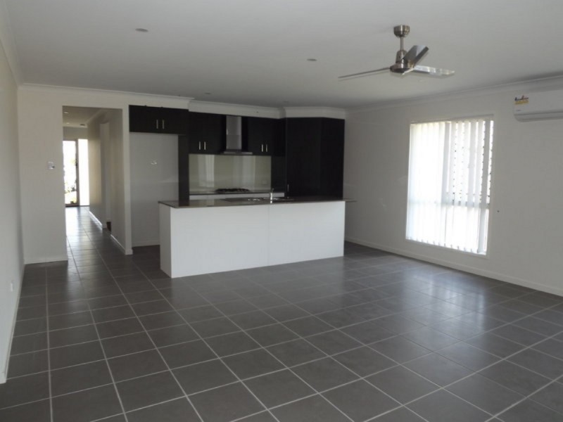 40 Azure Way, Coomera QLD 4209