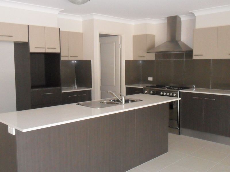 10 Kulki, Coomera Waters QLD 4209