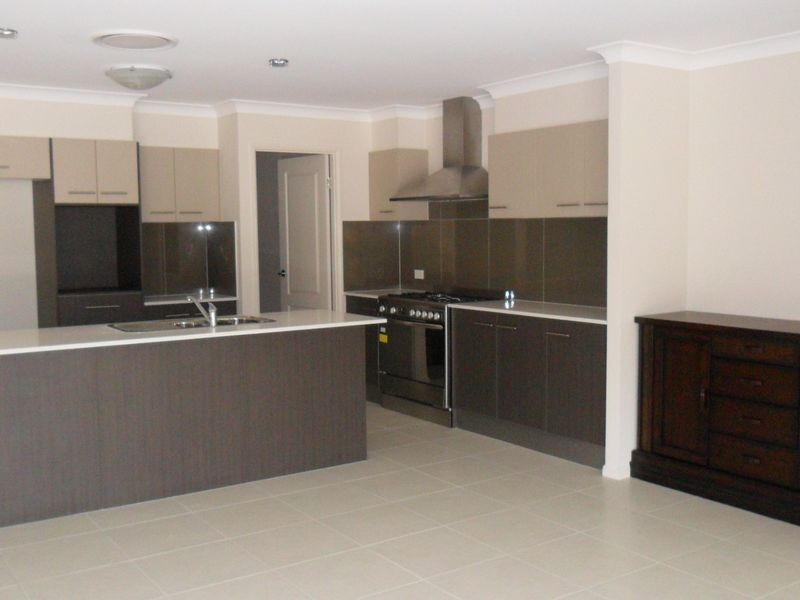 10 Kulki, Coomera Waters QLD 4209