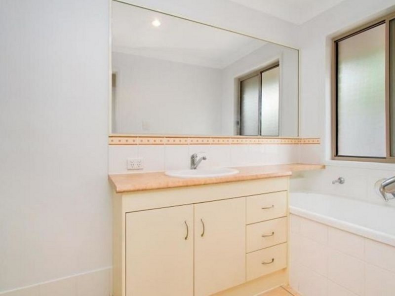 25 Paris Parade, Ormeau QLD 4208