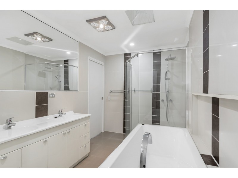 20 Silky Oak Court, Oxenford QLD 4210