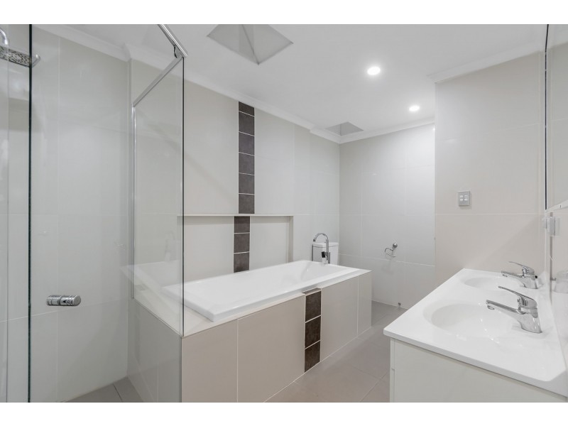 20 Silky Oak Court, Oxenford QLD 4210