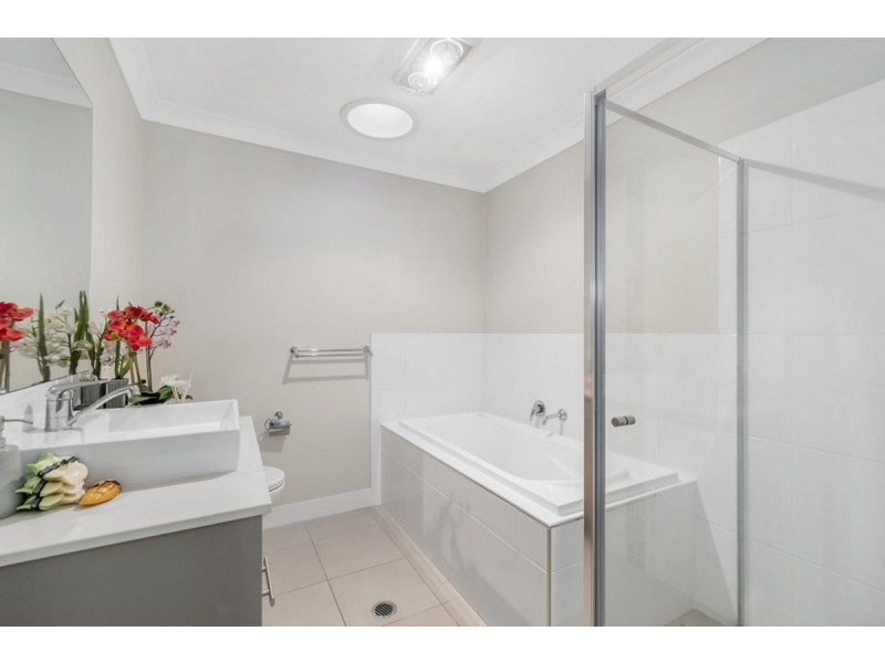 1/12 Isetta Court, Upper Coomera QLD 4209