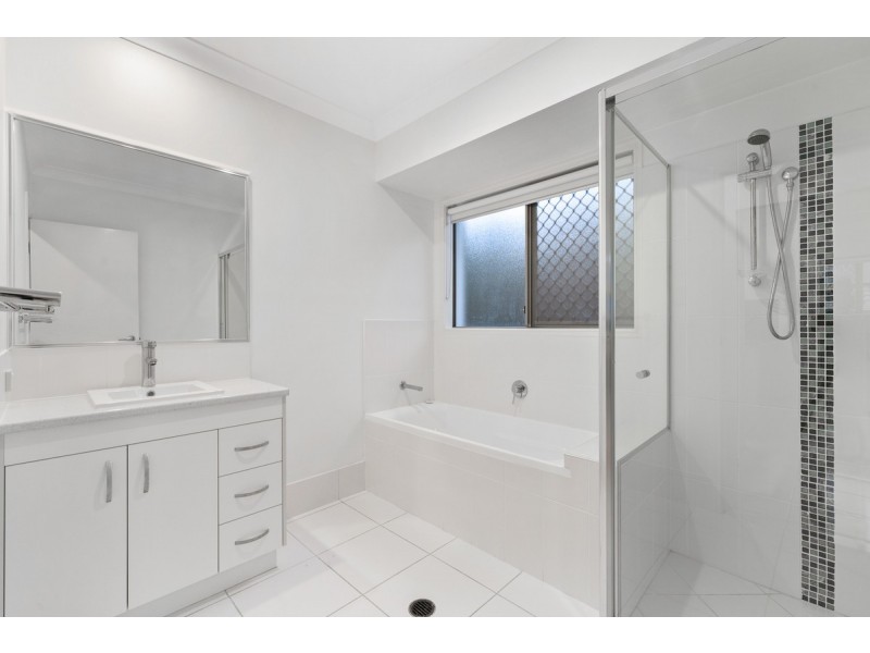 11 Isetta Court, Upper Coomera QLD 4209