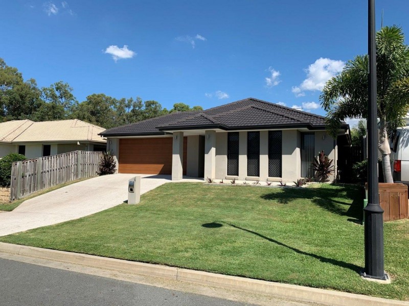 4 Hollanders Crescent, Ormeau Hills QLD 4208