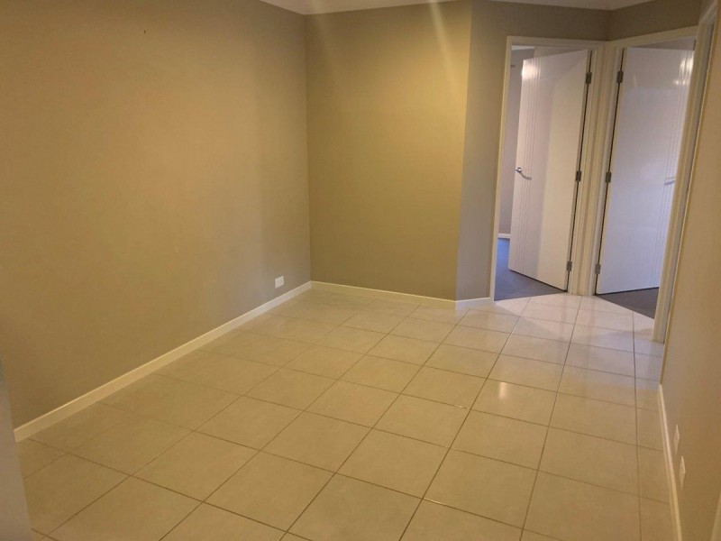 4 Hollanders Crescent, Ormeau Hills QLD 4208