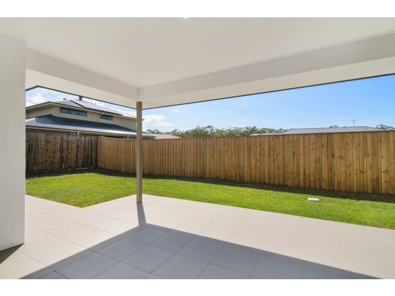 62 Azure Way, Pimpama QLD 4209