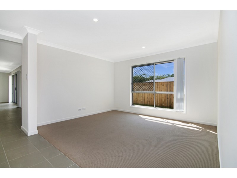 62 Azure Way, Pimpama QLD 4209
