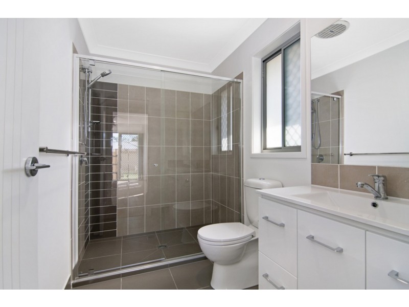 62 Azure Way, Pimpama QLD 4209