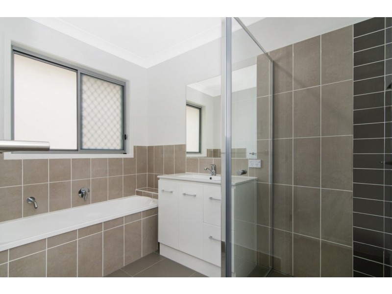 62 Azure Way, Pimpama QLD 4209